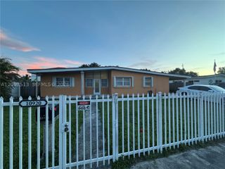 10920 Westwood Lake Dr, Miami, FL 33165