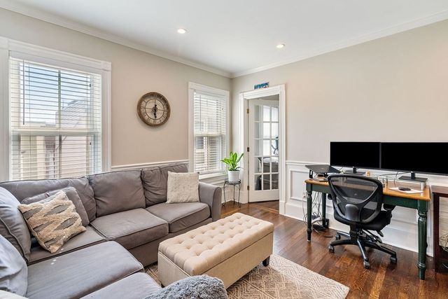 176 Bowen St 3, Boston, MA 02127