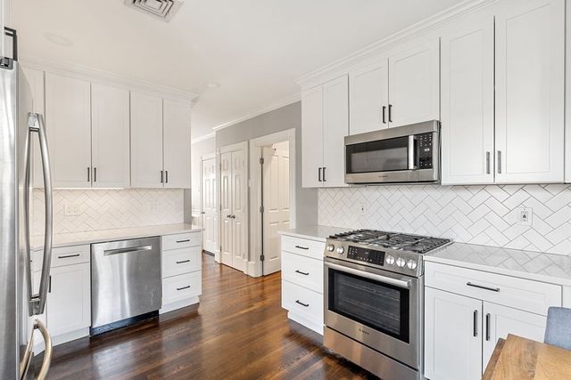 176 Bowen St 3, Boston, MA 02127