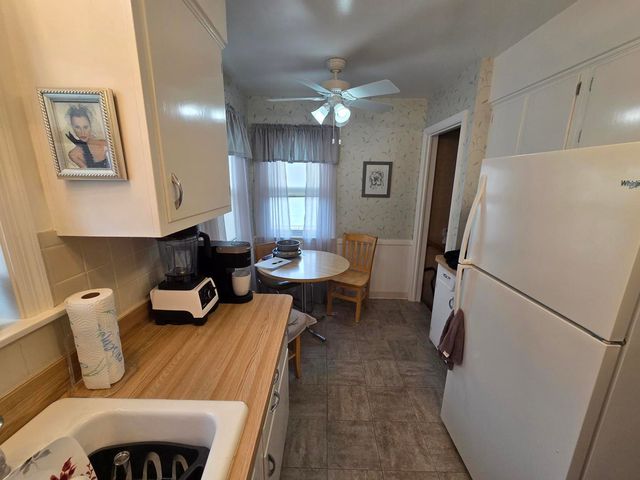 7416 W Winnemac Avenue, Harwood Heights, IL 60706