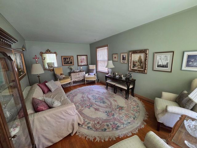 7416 W Winnemac Avenue, Harwood Heights, IL 60706