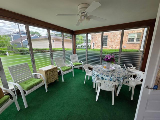 7416 W Winnemac Avenue, Harwood Heights, IL 60706
