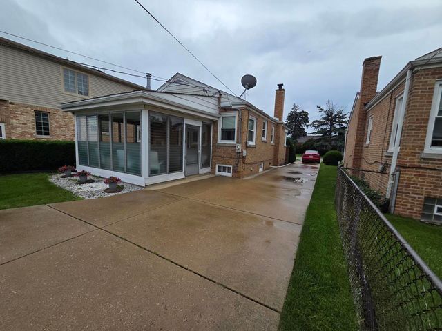 7416 W Winnemac Avenue, Harwood Heights, IL 60706