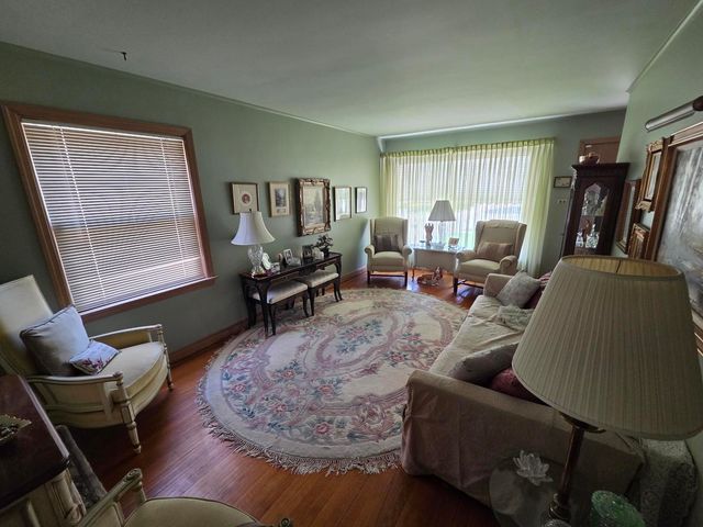7416 W Winnemac Avenue, Harwood Heights, IL 60706