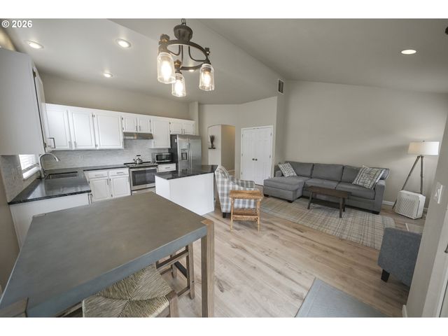 32541 Sw JULIETTE Dr, Wilsonville, OR 97070