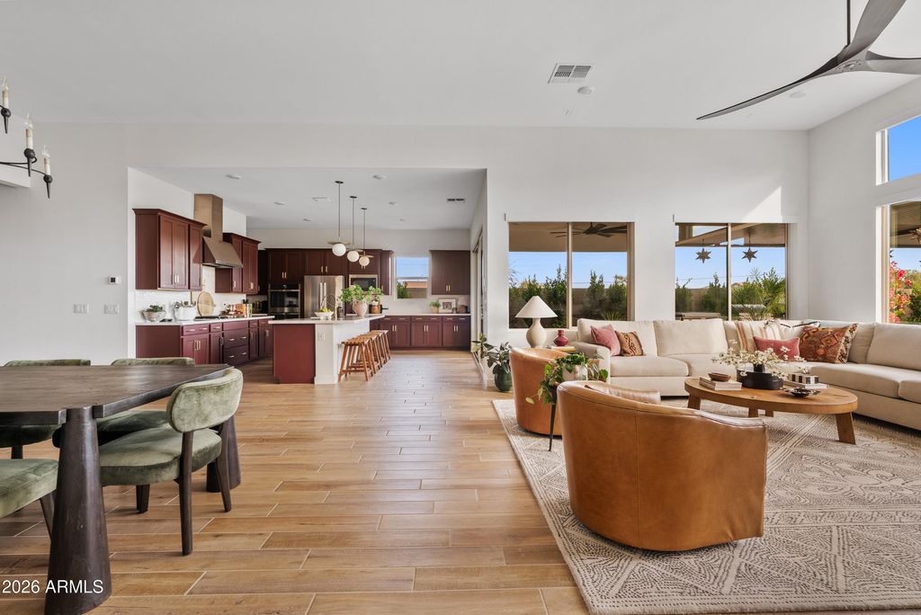 Image 10 of property listing at 4783 W FLAT IRON Court, Queen Creek, AZ 85144