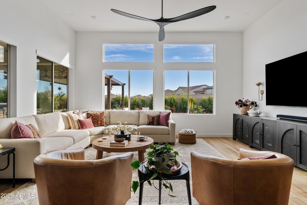 Image 6 of property listing at 4783 W FLAT IRON Court, Queen Creek, AZ 85144