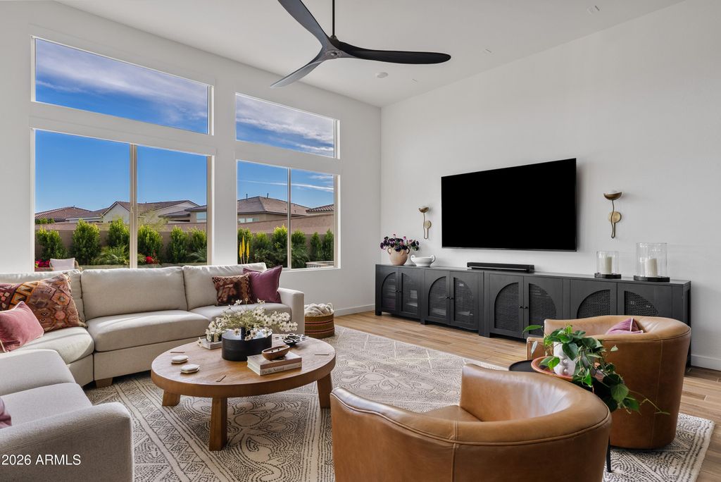 Image 7 of property listing at 4783 W FLAT IRON Court, Queen Creek, AZ 85144