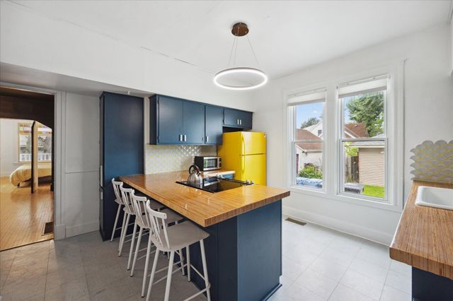 819 24th Avenue NE, Minneapolis, MN 55418