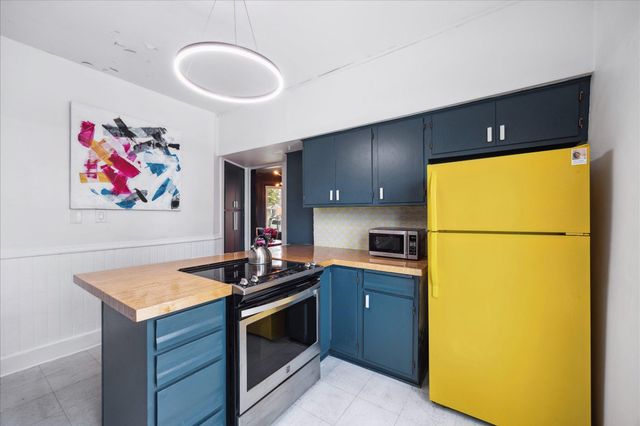 819 24th Avenue NE, Minneapolis, MN 55418