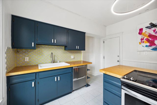 819 24th Avenue NE, Minneapolis, MN 55418