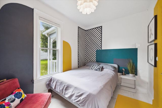 819 24th Avenue NE, Minneapolis, MN 55418