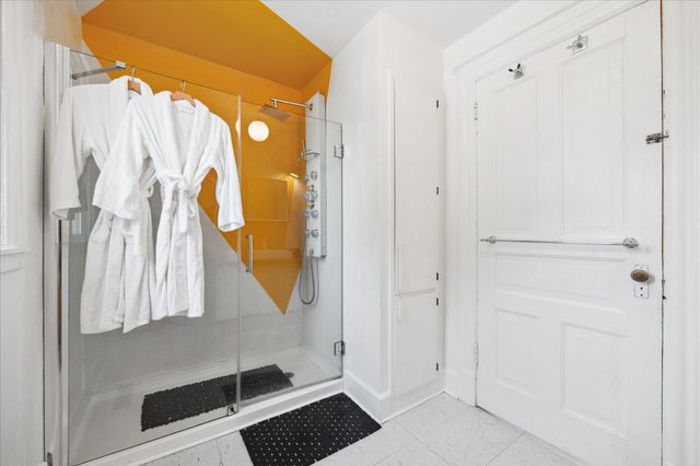 819 24th Avenue NE, Minneapolis, MN 55418