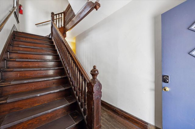 819 24th Avenue NE, Minneapolis, MN 55418