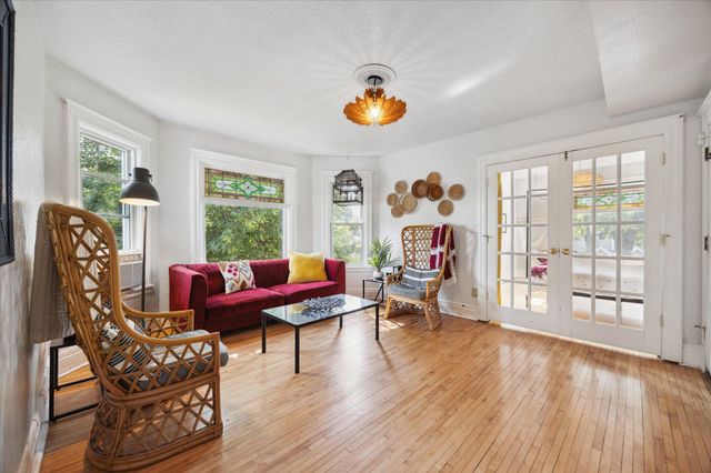 819 24th Avenue NE, Minneapolis, MN 55418