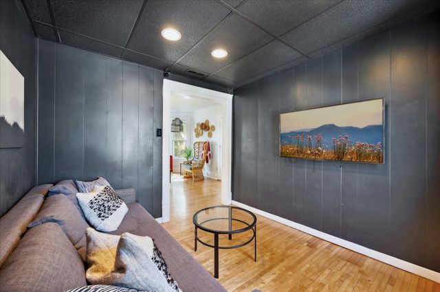 819 24th Avenue NE, Minneapolis, MN 55418