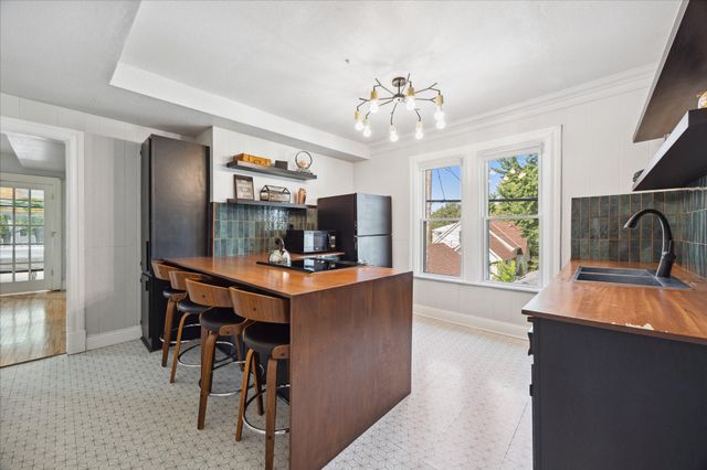 819 24th Avenue NE, Minneapolis, MN 55418