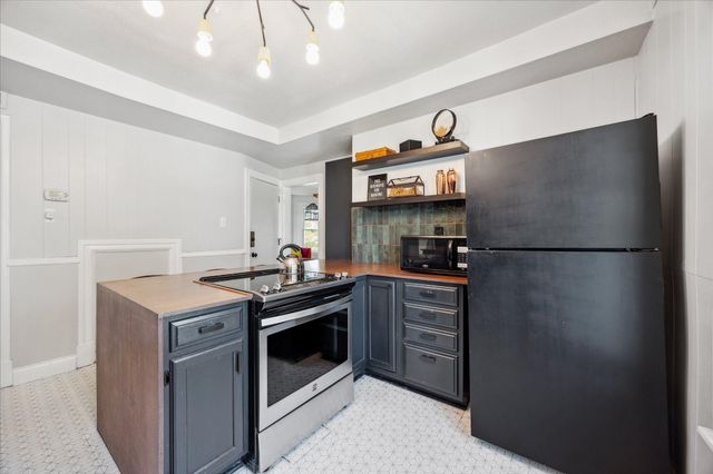 819 24th Avenue NE, Minneapolis, MN 55418