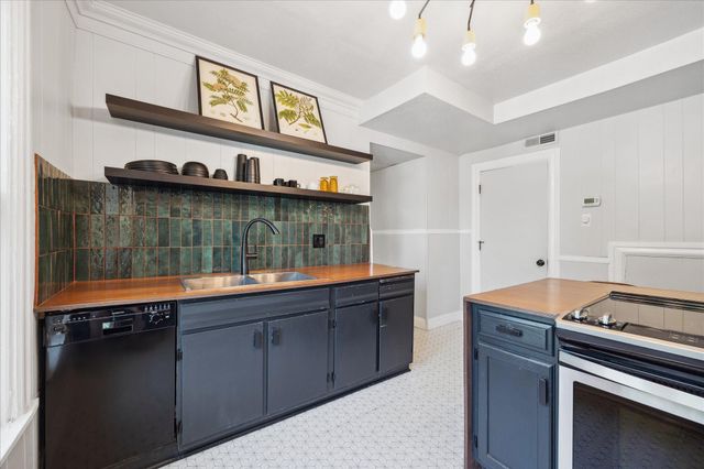 819 24th Avenue NE, Minneapolis, MN 55418