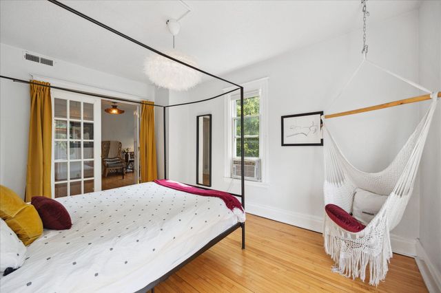 819 24th Avenue NE, Minneapolis, MN 55418