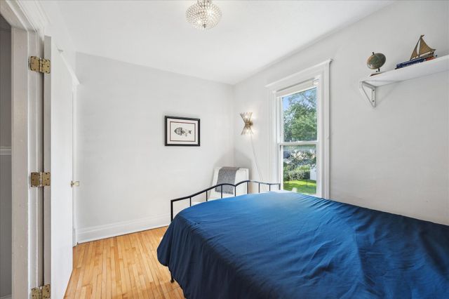 819 24th Avenue NE, Minneapolis, MN 55418