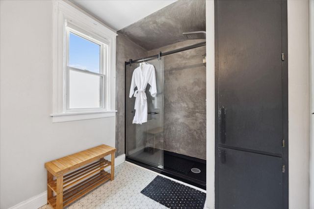 819 24th Avenue NE, Minneapolis, MN 55418