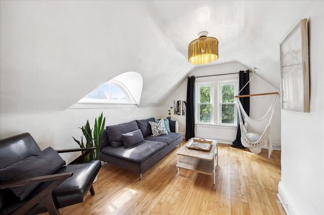 819 24th Avenue NE, Minneapolis, MN 55418