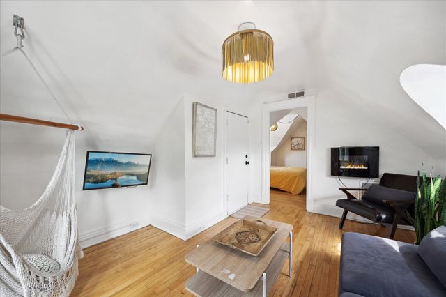 819 24th Avenue NE, Minneapolis, MN 55418