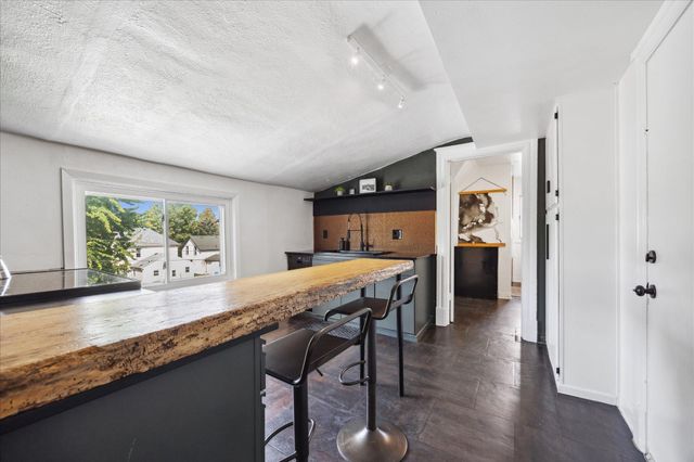 819 24th Avenue NE, Minneapolis, MN 55418