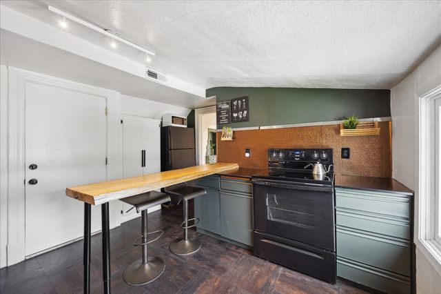 819 24th Avenue NE, Minneapolis, MN 55418