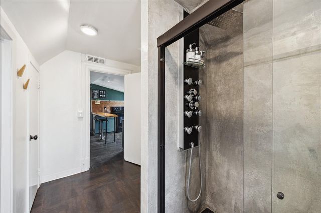 819 24th Avenue NE, Minneapolis, MN 55418