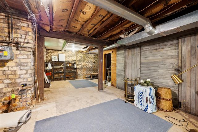 819 24th Avenue NE, Minneapolis, MN 55418