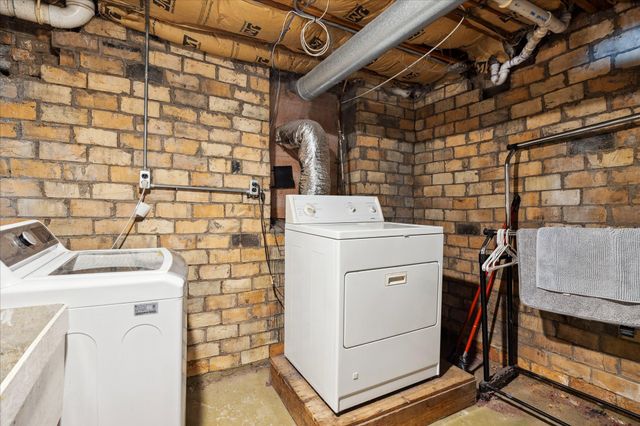 819 24th Avenue NE, Minneapolis, MN 55418