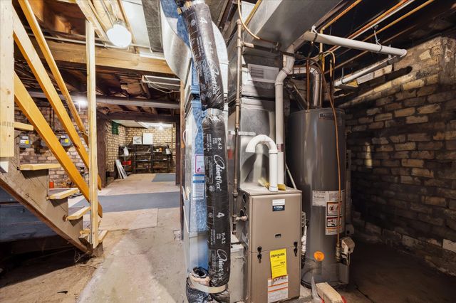 819 24th Avenue NE, Minneapolis, MN 55418