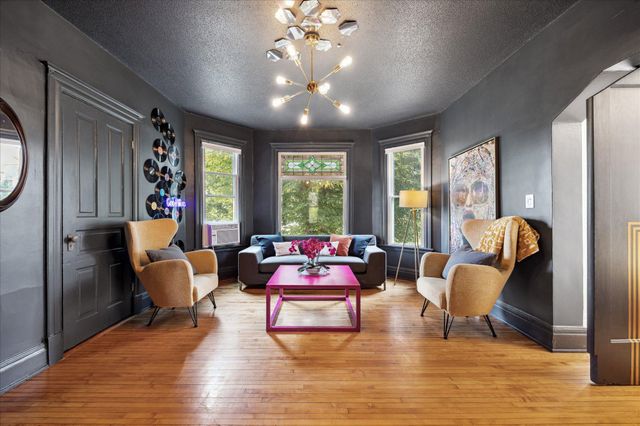 819 24th Avenue NE, Minneapolis, MN 55418