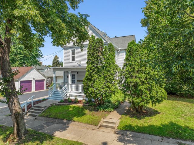 819 24th Avenue NE, Minneapolis, MN 55418