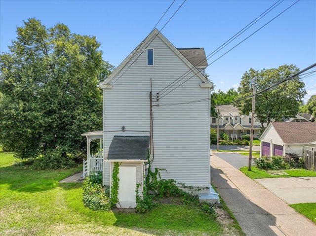 819 24th Avenue NE, Minneapolis, MN 55418