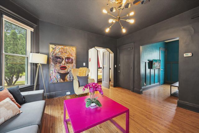 819 24th Avenue NE, Minneapolis, MN 55418