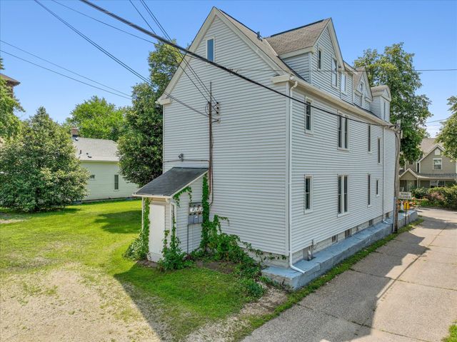 819 24th Avenue NE, Minneapolis, MN 55418