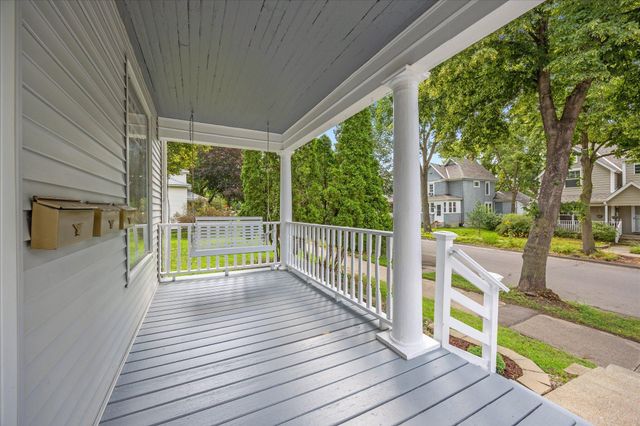 819 24th Avenue NE, Minneapolis, MN 55418