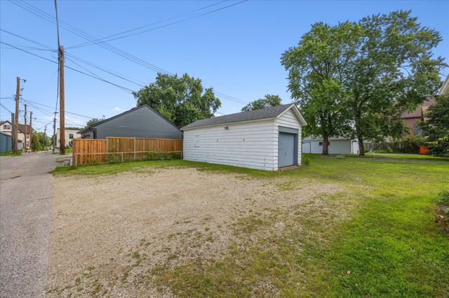 819 24th Avenue NE, Minneapolis, MN 55418