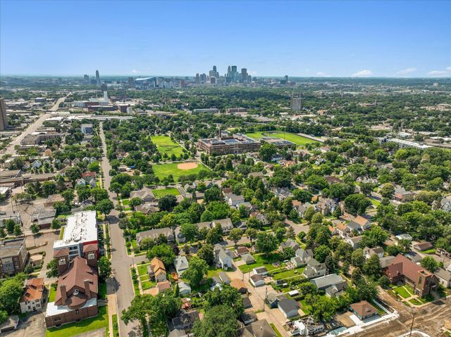 819 24th Avenue NE, Minneapolis, MN 55418