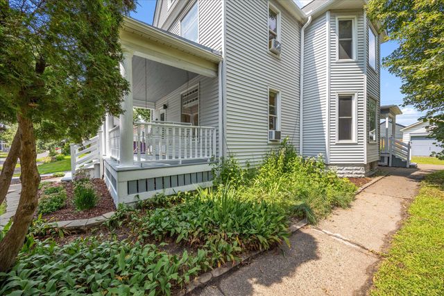 819 24th Avenue NE, Minneapolis, MN 55418