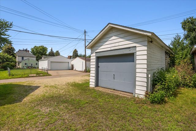 819 24th Avenue NE, Minneapolis, MN 55418