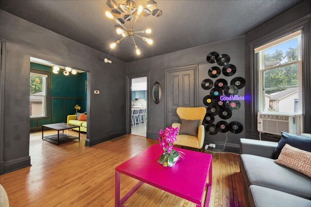 819 24th Avenue NE, Minneapolis, MN 55418