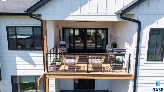 500 N Corsair Cir Circle, Sioux Falls, SD 57110