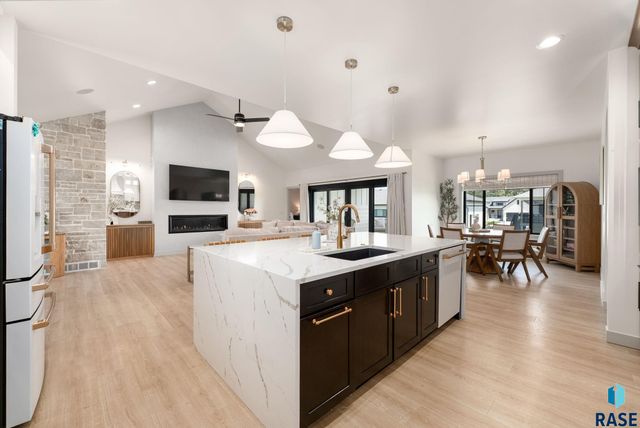 500 N Corsair Cir Circle, Sioux Falls, SD 57110