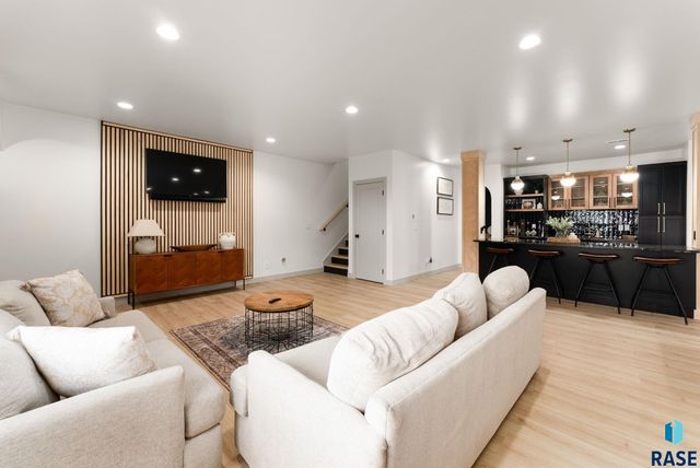 500 N Corsair Cir Circle, Sioux Falls, SD 57110
