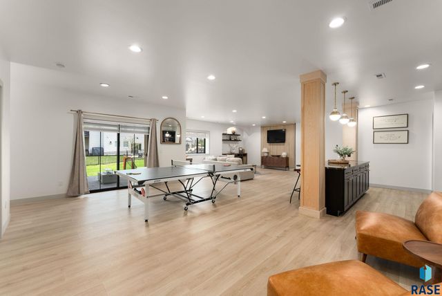500 N Corsair Cir Circle, Sioux Falls, SD 57110