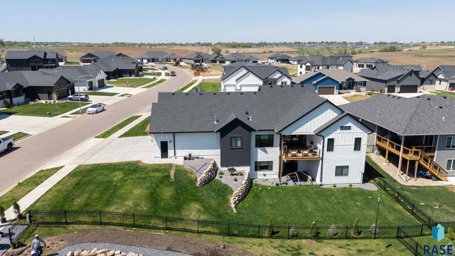 500 N Corsair Cir Circle, Sioux Falls, SD 57110